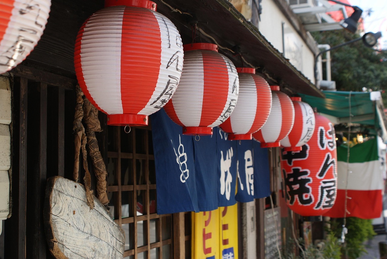 2024年上海外國語大學(xué)賢達(dá)經(jīng)濟(jì)人文學(xué)院在陜西計劃招生人數(shù)（附學(xué)費及專業(yè)錄取分)