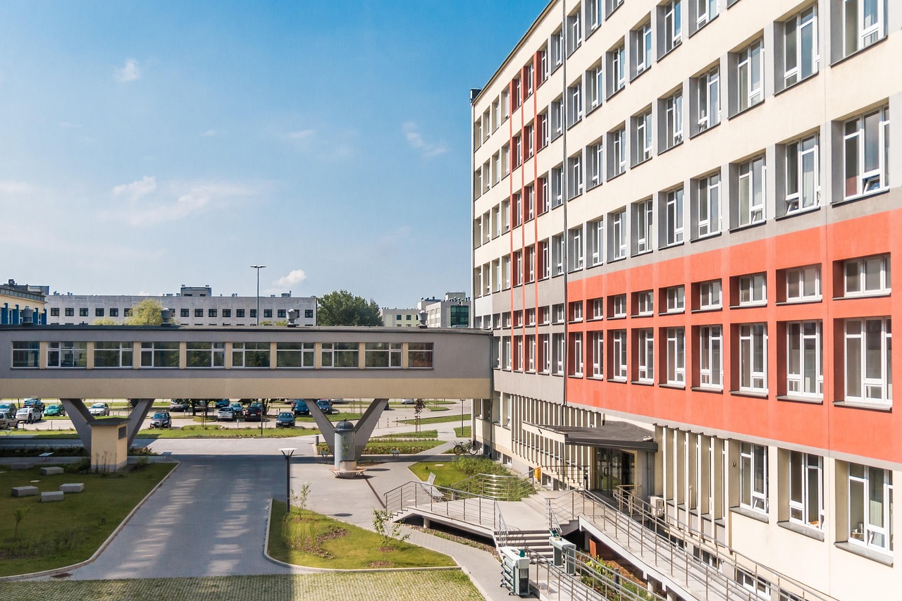 河南181分能上什么大學(xué)？附2025年可以報(bào)考的大學(xué)名單